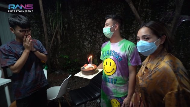 Already Like a Younger Sibling, Here are 9 Portraits of Raffi Ahmad and Nagita Slavina Celebrating Dimas Ahmad's Birthday