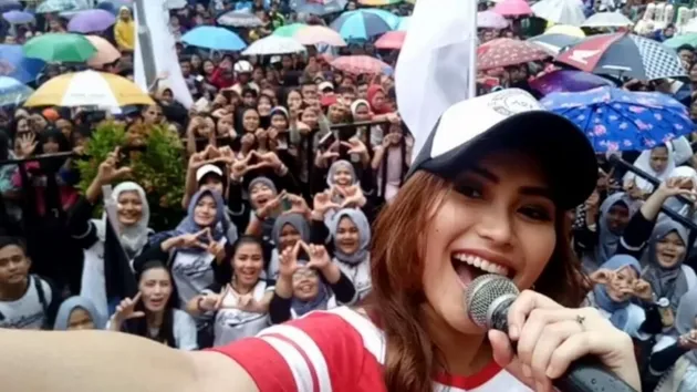 Raffi Ahmad - Ayu Ting Ting 