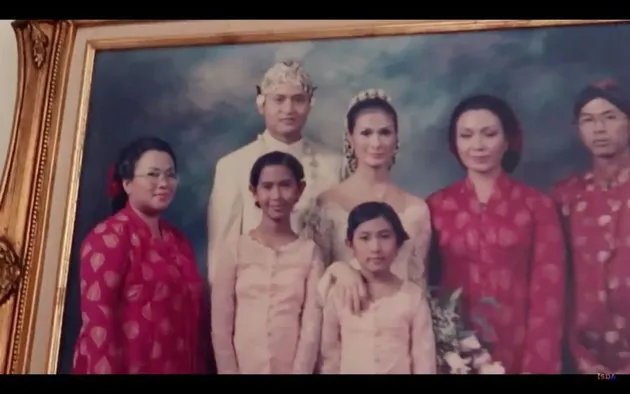 rumah iis dahlia, rumah iis dahlia di kampung, rumah orangtua iis dahlia