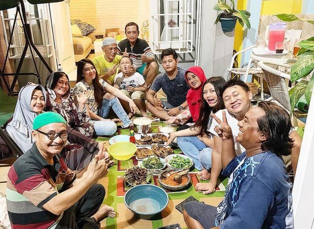 Success as a Dangdut Singer, Here are 7 Proofs that Via Vallen Still Loves Home Cooked Food: Sambal and Crackers are a Must