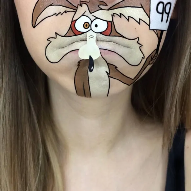 Tokoh film di bibir