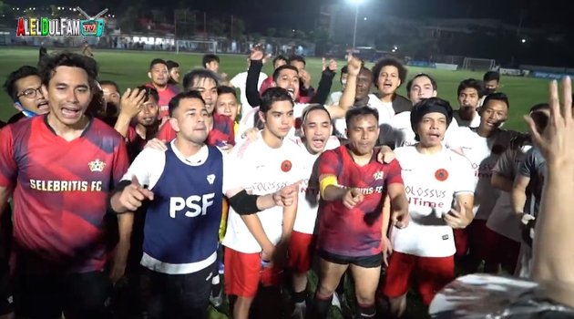 Sultan Abis! This is the 10 Moments of Al Ghazali Giving Luxury Watches to All Teammates in His Soccer Team on His Birthday