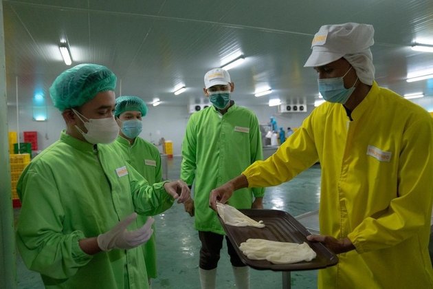 Wealth Increases, Ruben Onsu Inaugurates His New Mega Frozen Food Factory