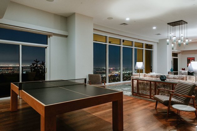 Luxurious, 30 Photos of Rihanna's Penthouse Formerly Owned by Late 'FRIENDS' Star Matthew Perry