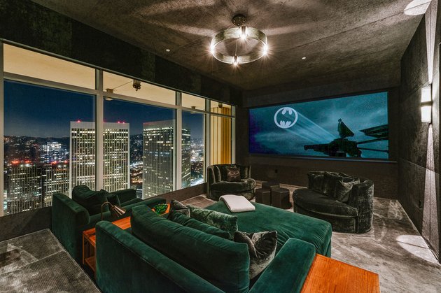 Luxurious, 30 Photos of Rihanna's Penthouse Formerly Owned by Late 'FRIENDS' Star Matthew Perry