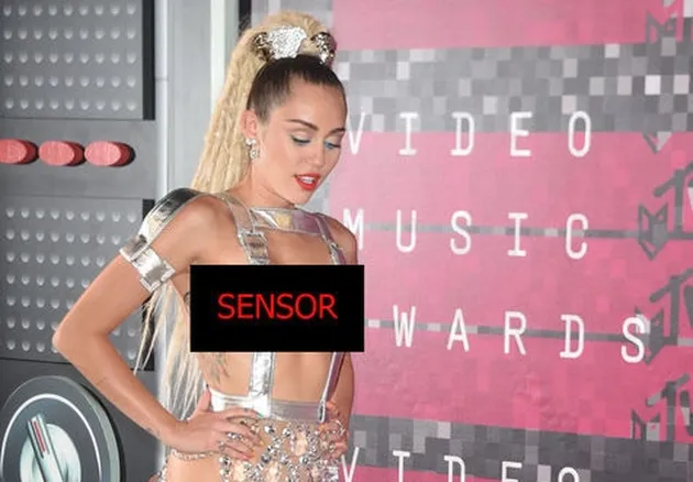 Gaun Terbuka di Red Carpet 2015