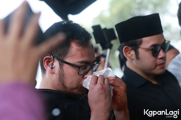 Surya Sahetapy Ungkap Perjuangan Sang Ayah 