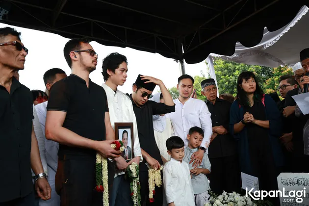Surya Sahetapy Ungkap Perjuangan Sang Ayah 