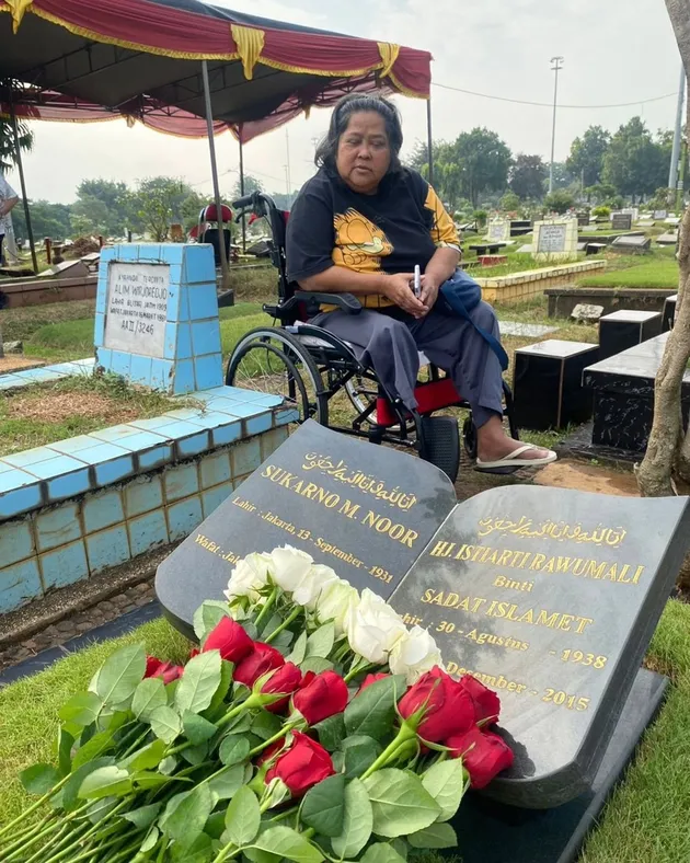 Suti Karno di kuburan