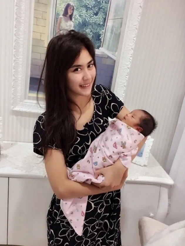 Syahnaz dan keponakan