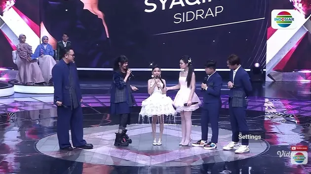 Syaqirah di Panggung D&#039;Academy 7