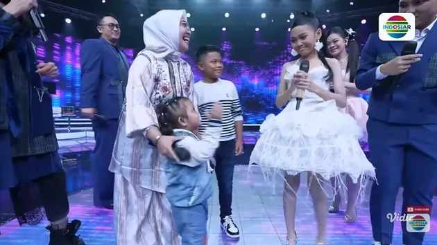 Syaqirah D&#039;Academy 7 Dapat Kejutan dari Indosiar