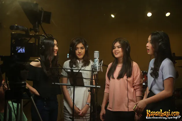 Syuting Klip Baru, Para Personel Blink Lepas Karakter Pribadi!
