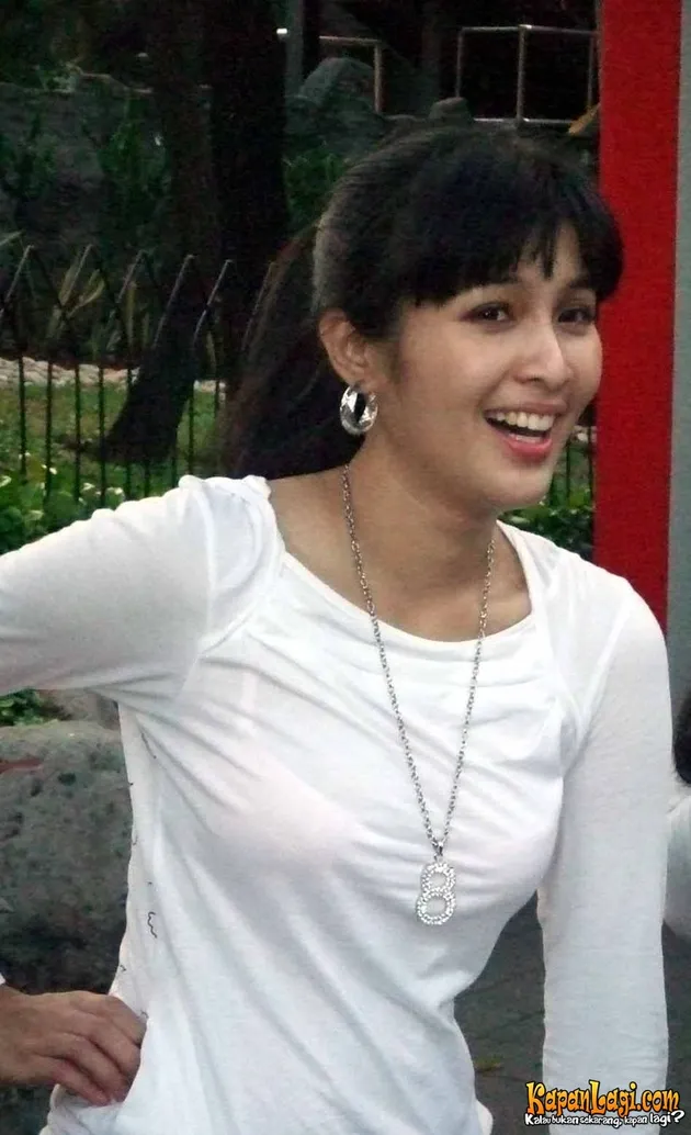 sandra dewi