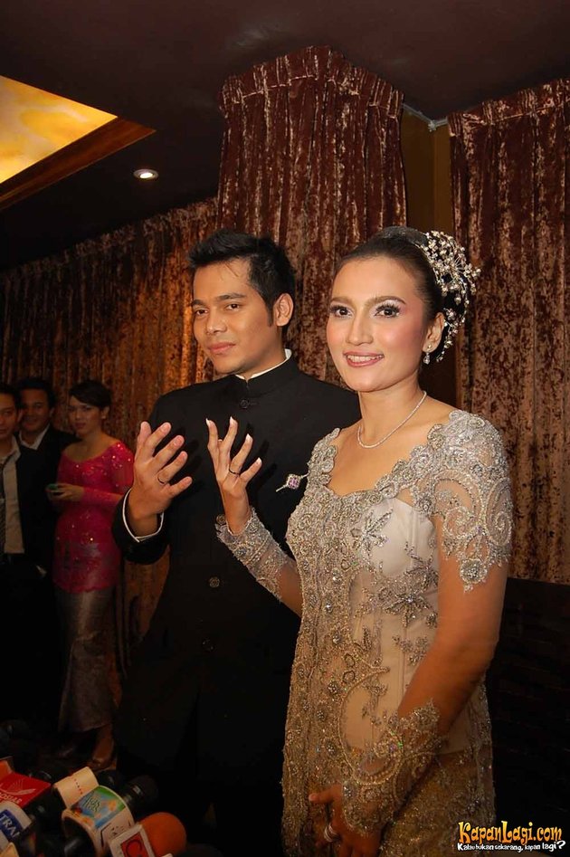 SARAH AMELIA NIKAHI SONY - KapanLagi.com