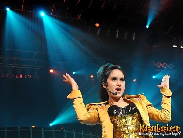 Cinta Laura