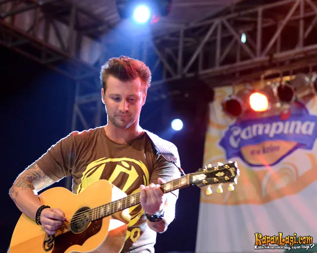 secondhand serenade
