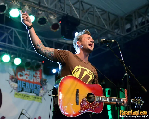secondhand serenade