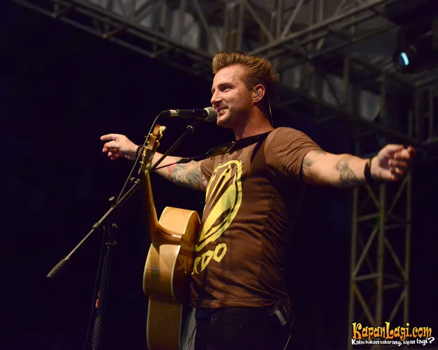 secondhand serenade