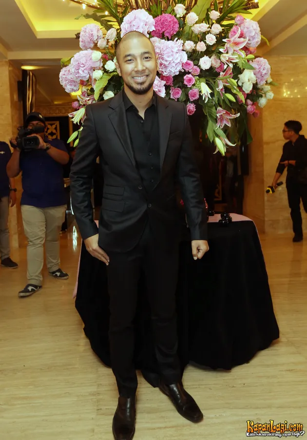 Launching Magnum Pink and Black