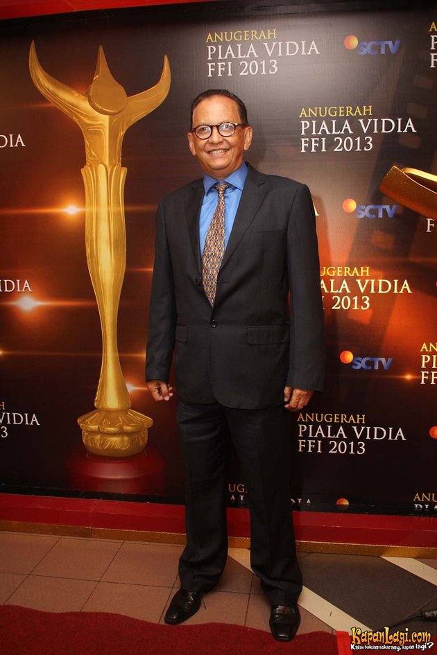 SEDERET SELEBRITI TAMPIL GLAMOR DI RED CARPET PIALA VIDIA 