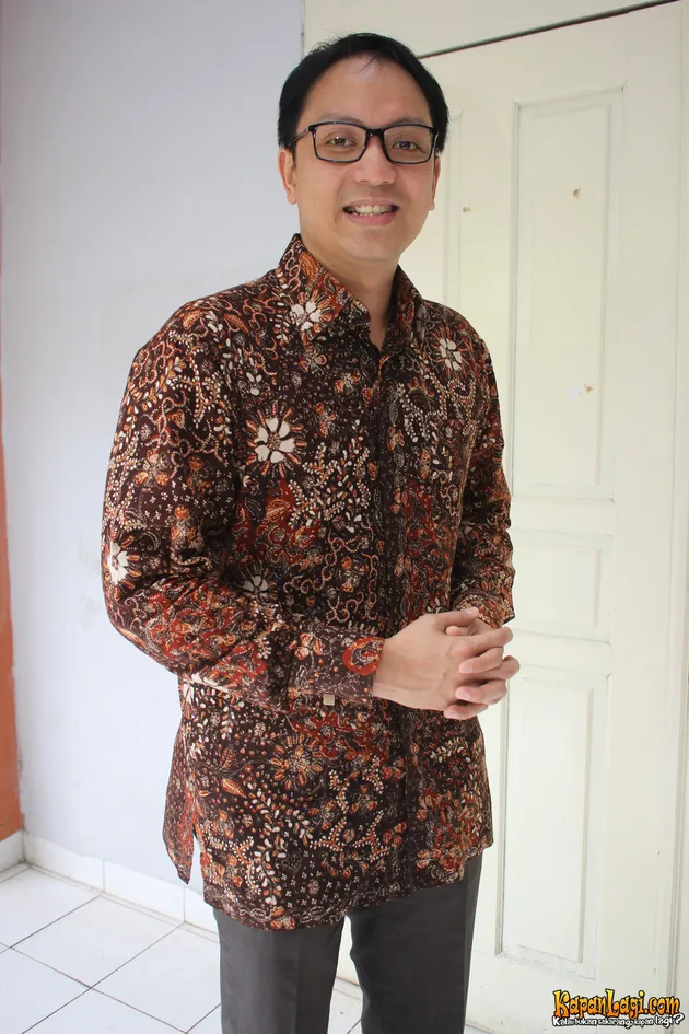 Sebagai salah satu alumni SMA Negeri 3 Jakarta, Charles Bonar Sirait ingin meramaikan ulang tahun SMA Negeri 3 Jakarta ke 60 tahun.