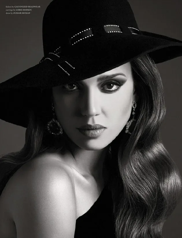 Jessica Alba, Seksi