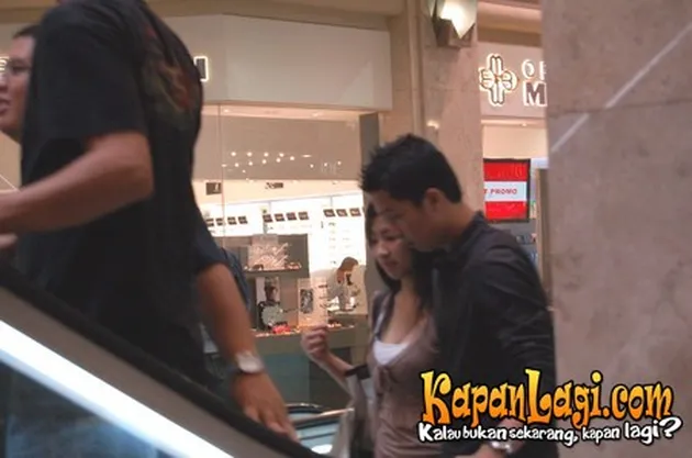 seleb vs wartawan infotaiment