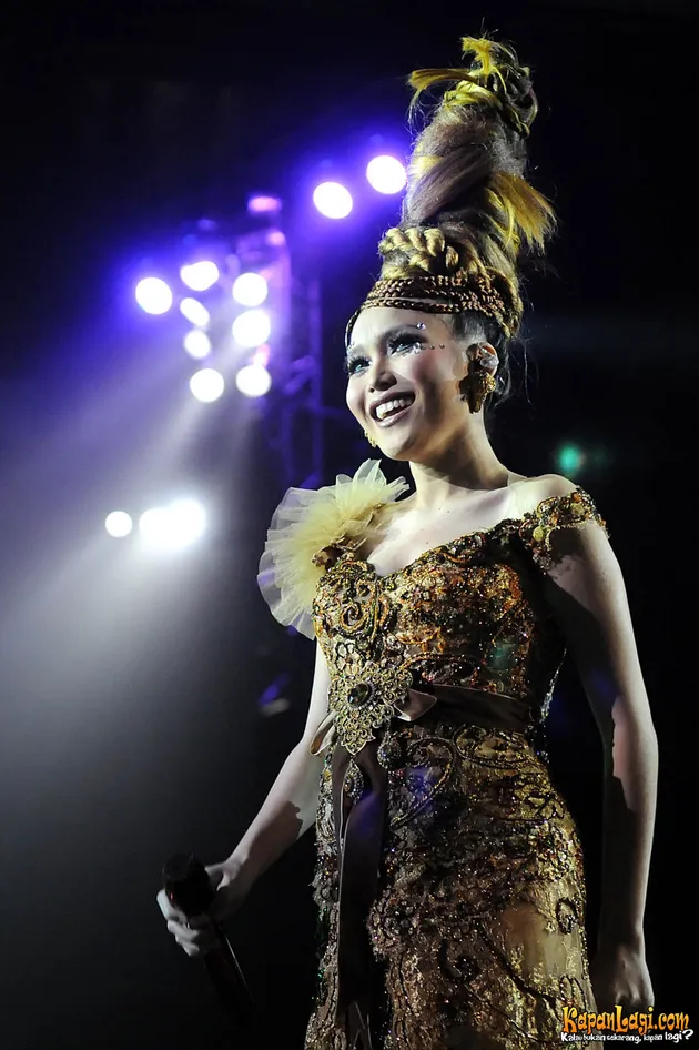 Semarak Konser Ulang Tahun Global TV - Penuh Bintang : Ayu 