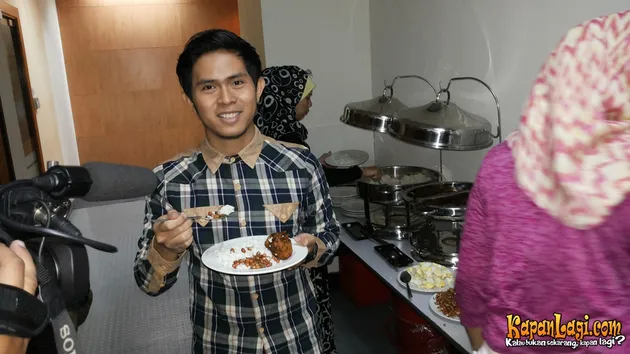 Cakra Khan