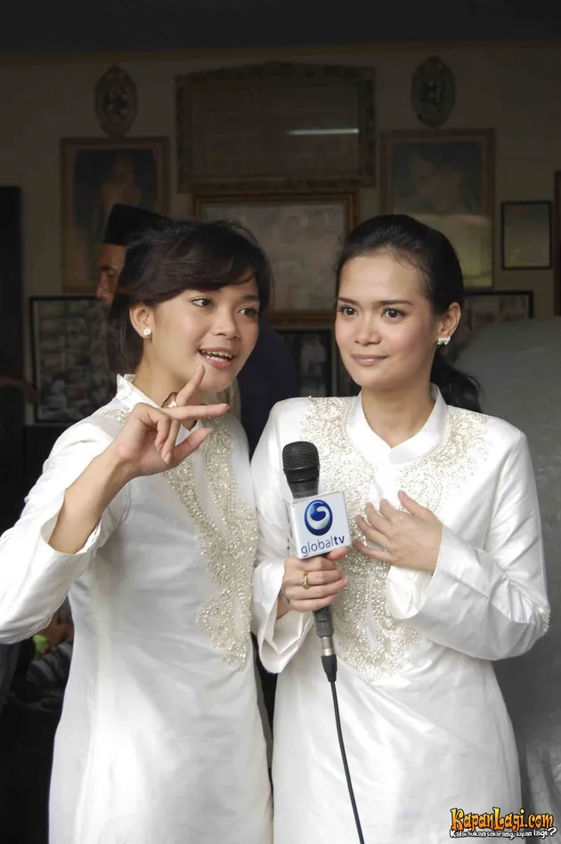 Sheza Idris, Shezy Idris