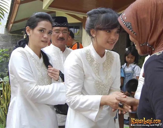 Sheza Idris, Shezy Idris