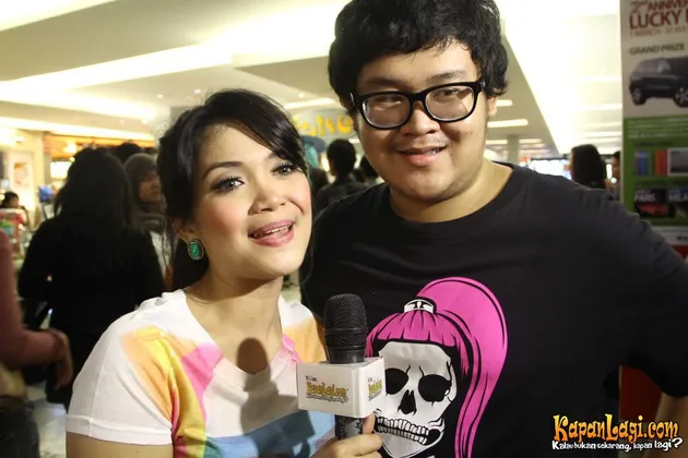 Sheza Idris dan Little Monster