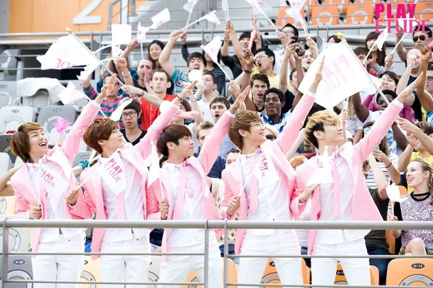 SHINee dan Dara 2NE1