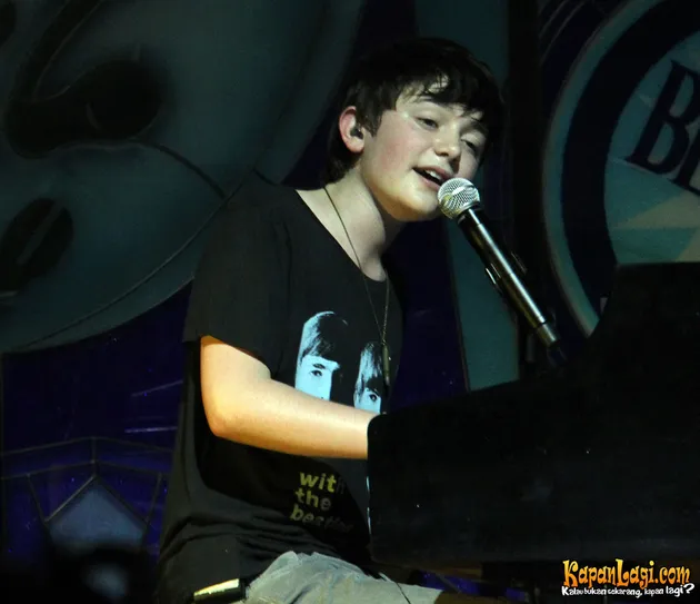 greyson chance