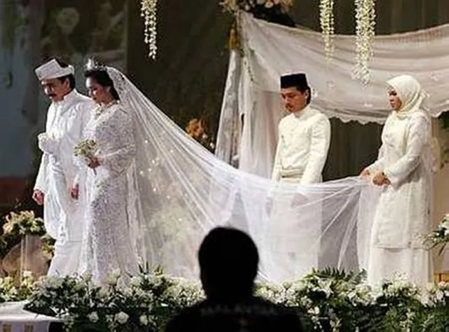 SITI NURHALIZA DAN DATUK K - KapanLagi.com