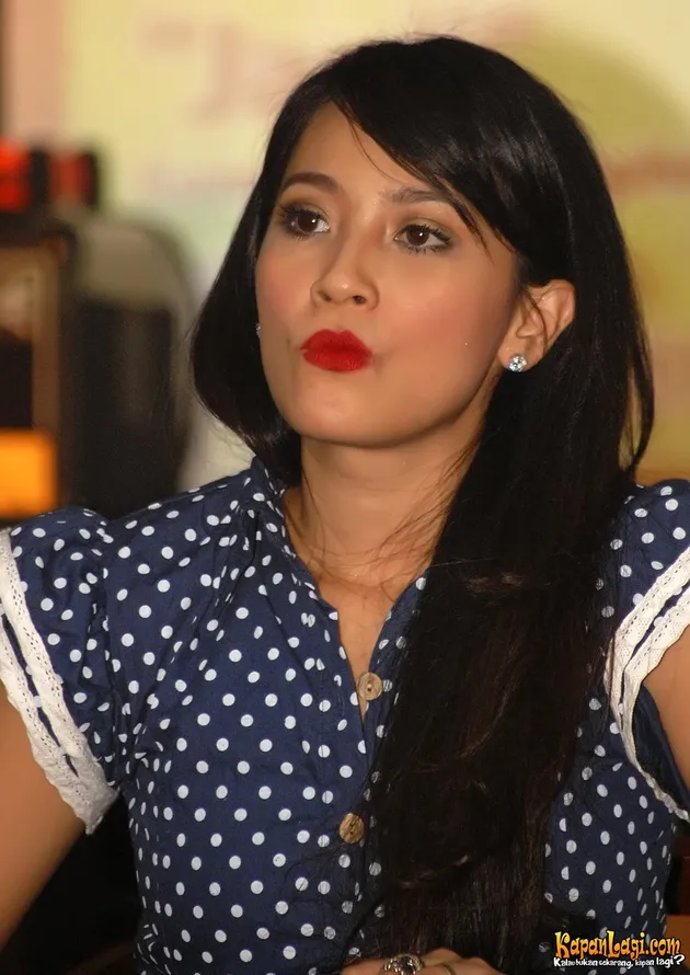 Sophie Navita / Pongki Barata 