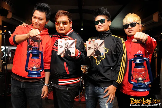 Lewat album baru LENTERA HATI, ST12 ramaikan kembali belantika musik Indonesia.