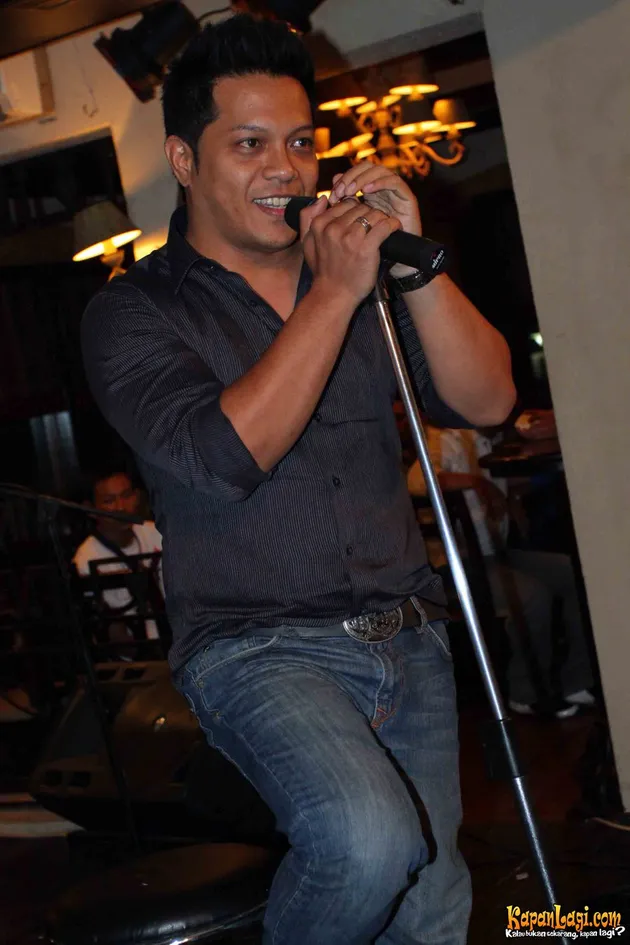 STANLEY SAGALA RILIS SINGLE DI PISA CAFE MENTENG