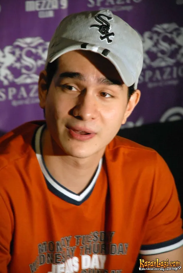 STEVE EMMANUEL - KapanLagi.com