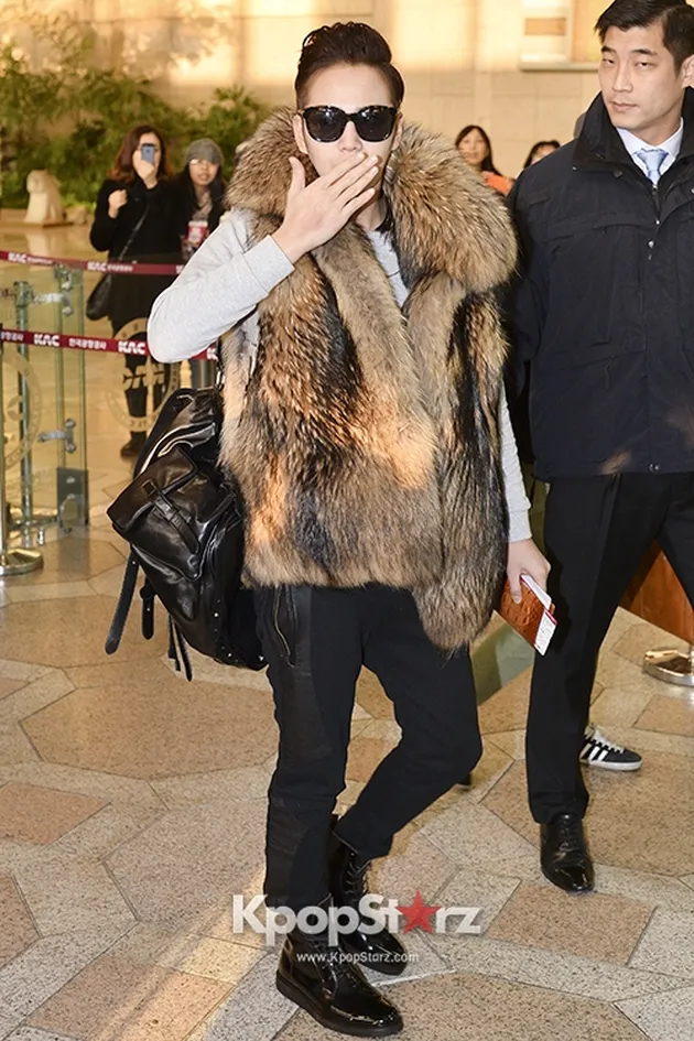 STYLE FASHION JANG GEUN SUK DI BANDARA GIMPO MENUJU JEPANG 