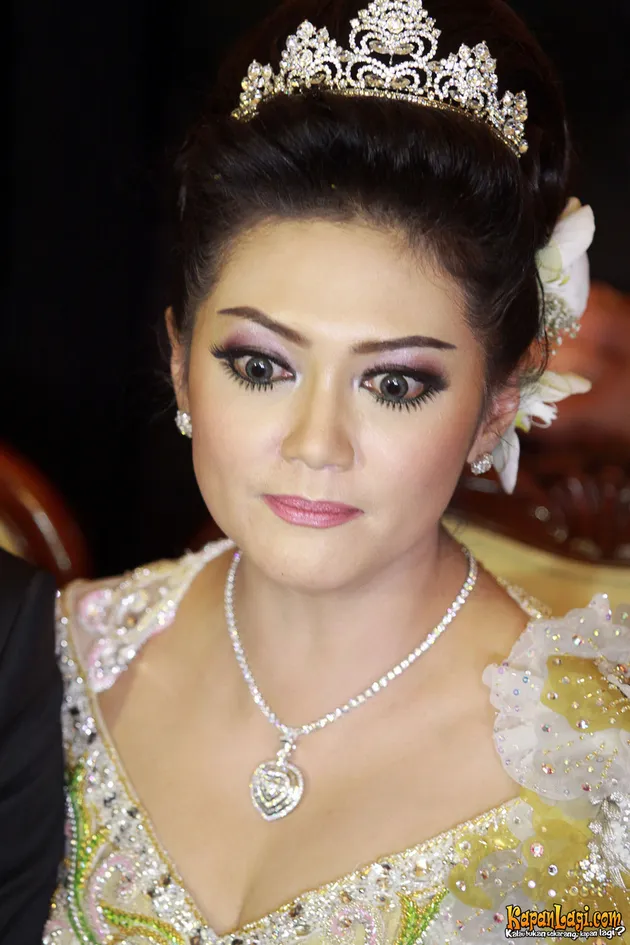 SUASANA BAHAGIA RESEPSI PERNIKAHAN BELLA SAPHIRA DAN AGUS SUASANA BAHAGIA RESEPSI PERNIKAHAN BELLA SAPHIRA DAN AGUS