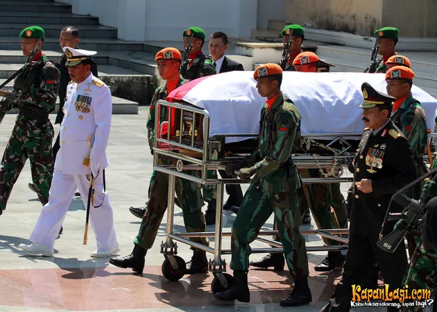 SUASANA PEMAKAMAN TAUFIQ KIEMAS DI TMP KALIBATA 
