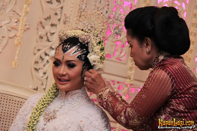 Edies Adelia Menikah