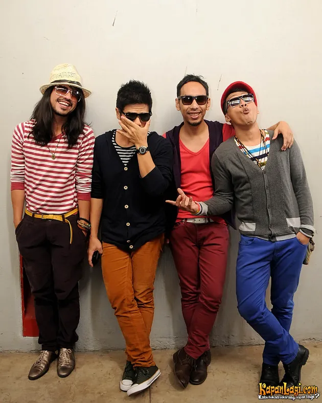 The Dance Company is back!. Kali ini mereka sedang menyiapkan promo album kedua mereka, HAPPY TOGETHER.