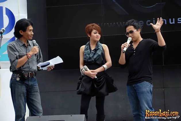 sandy sandhoro, indah pertiwi