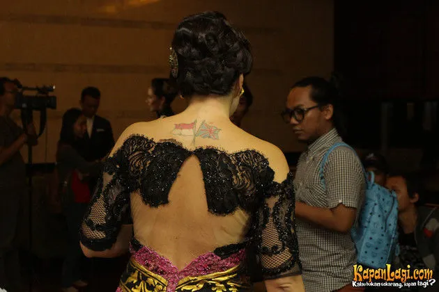 seleb cantik Indonesia yang punya tato
