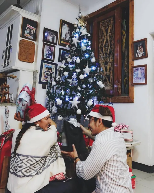 TAHUN PENUH CINTA, SEDERET ARTIS TANAH AIR INI JADIAN DI 