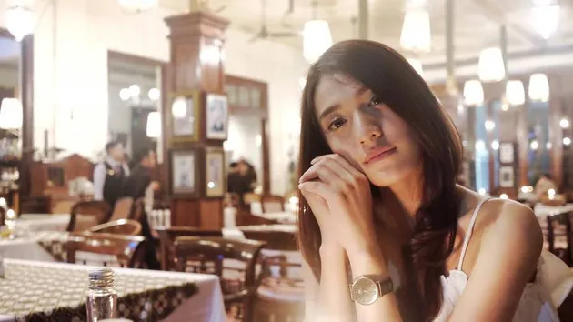 anissa aziza, raditya dika