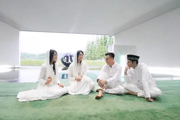 anissa aziza, raditya dika